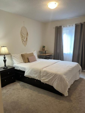 Cozy Private Bedroom in a Family Home